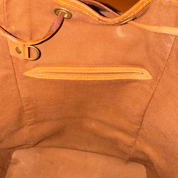 Louis Vuitton Montsouris Mm - Picture 15 of 16